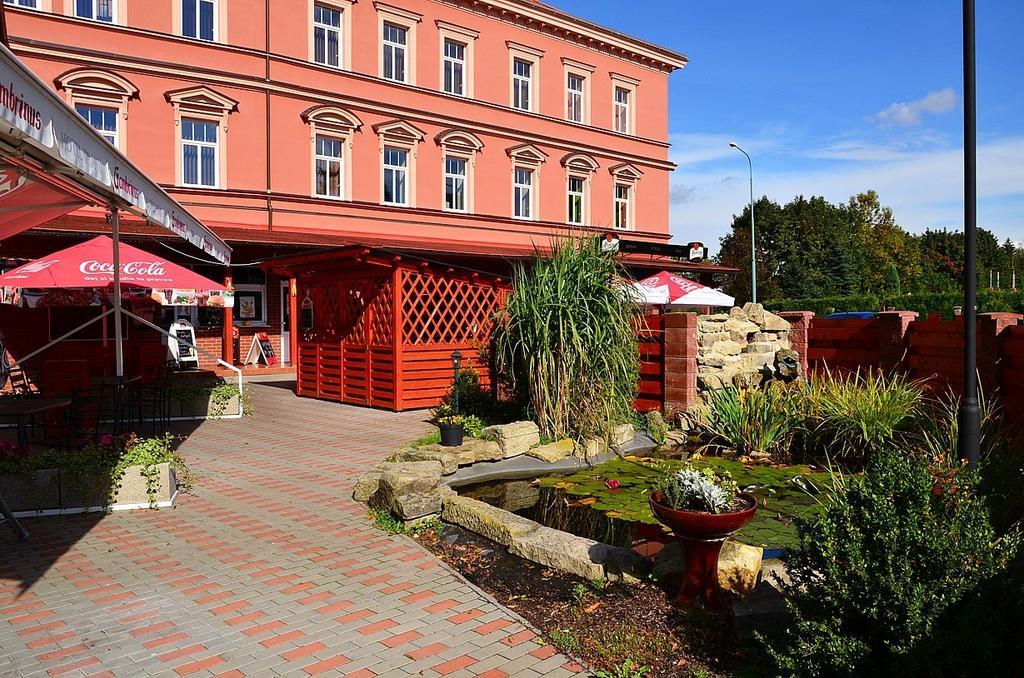 Grand Hotel Jaroměř Buitenkant foto
